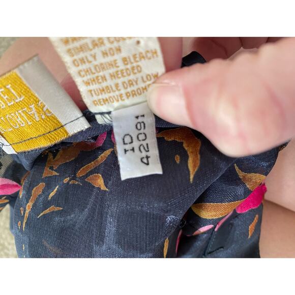 Vintage 90s Y2K Gold Label Victoria's Secret Slip Dress Floral Strappy Lingerie - Picture 7 of 7